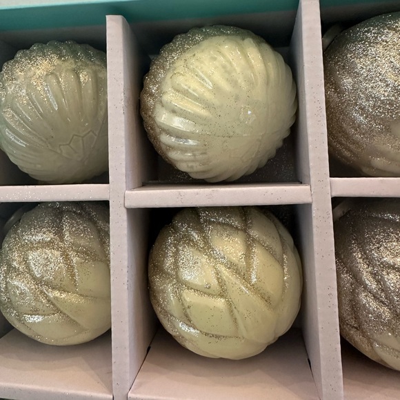 Martha Stewart Christmas Ornaments White/Off White And Gold Glitter - Picture 7 of 15